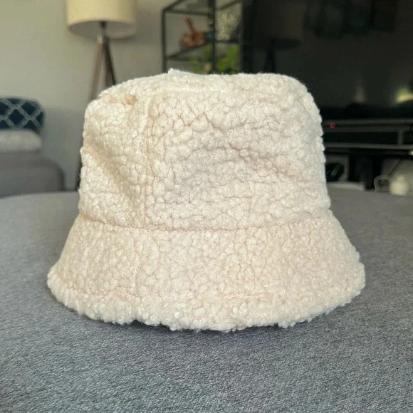 8 Other Reasons Sherpa Bucket Hat - Picture 8 of 8